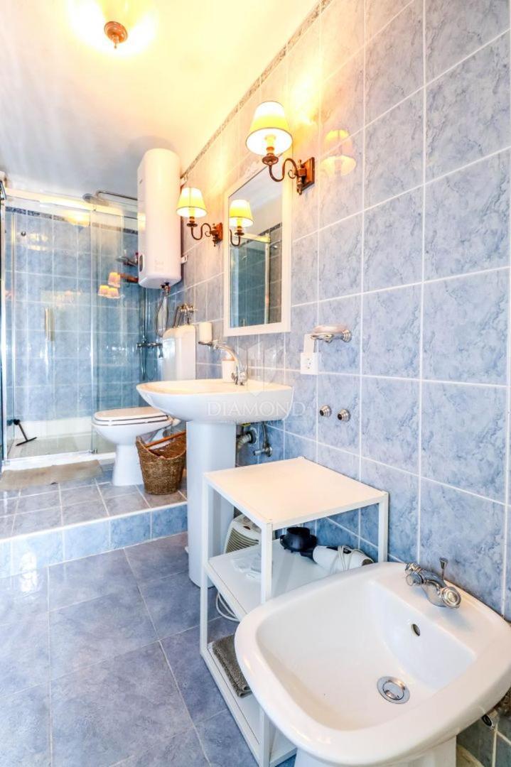 Villa Augusta Ferri Rovinj Exteriör bild