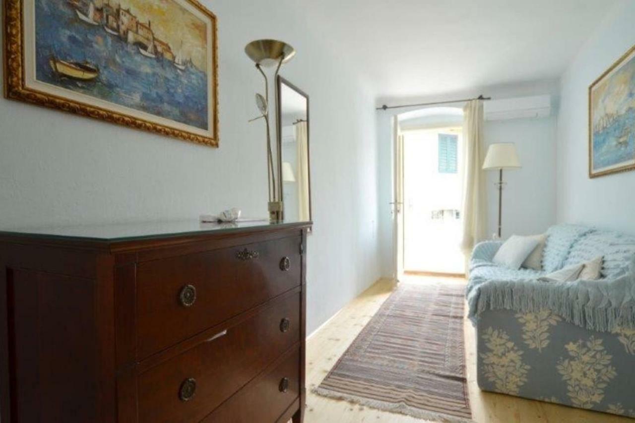 Villa Augusta Ferri Rovinj Exteriör bild
